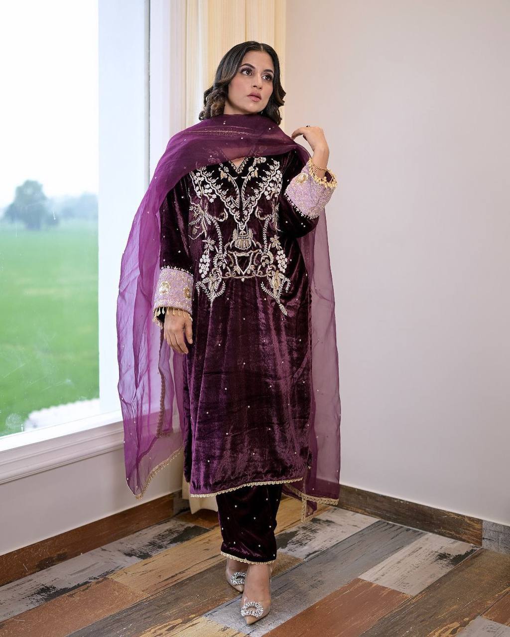 *FOR THIS WINTER SEASON WEAR DESIGNER STYLE VELVET SEQUENCE EMBROIDERY WORK SUIT WITH DUPATTA*